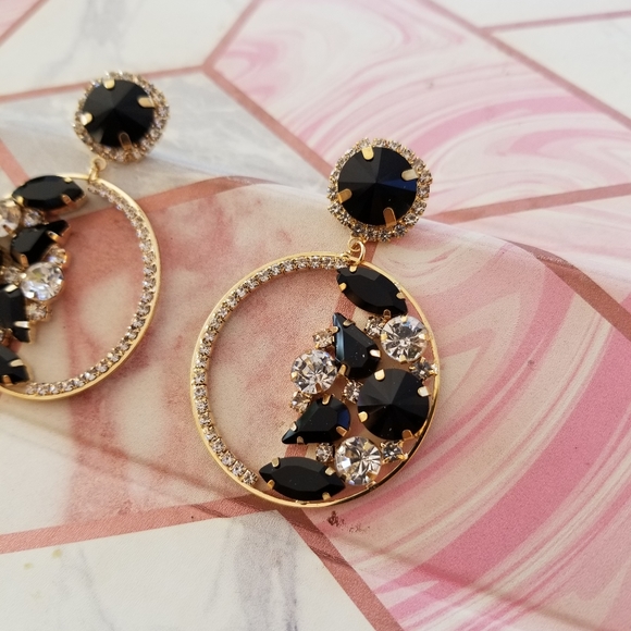 Black gemstones rhinestone earrings  with gold back, custom jewelry. - Picture 6 of 7